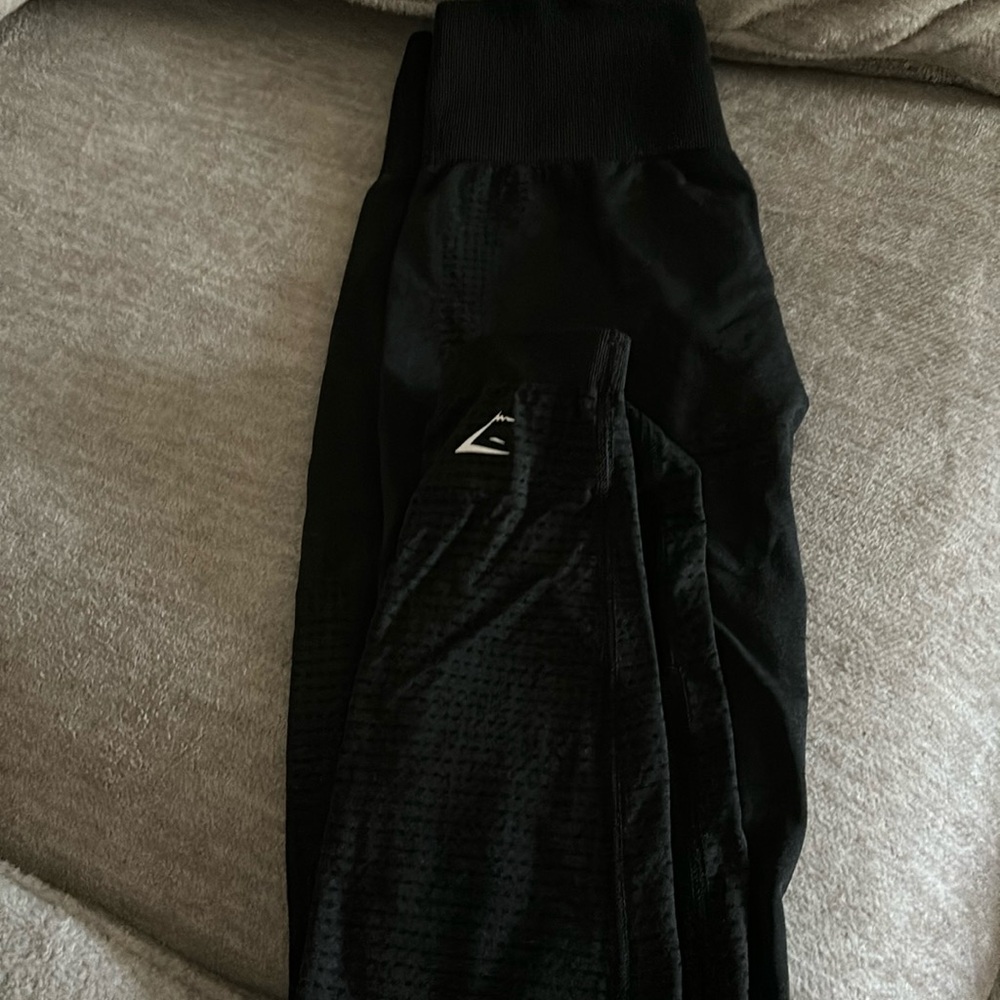 Gym shark leggings NEVER WORN